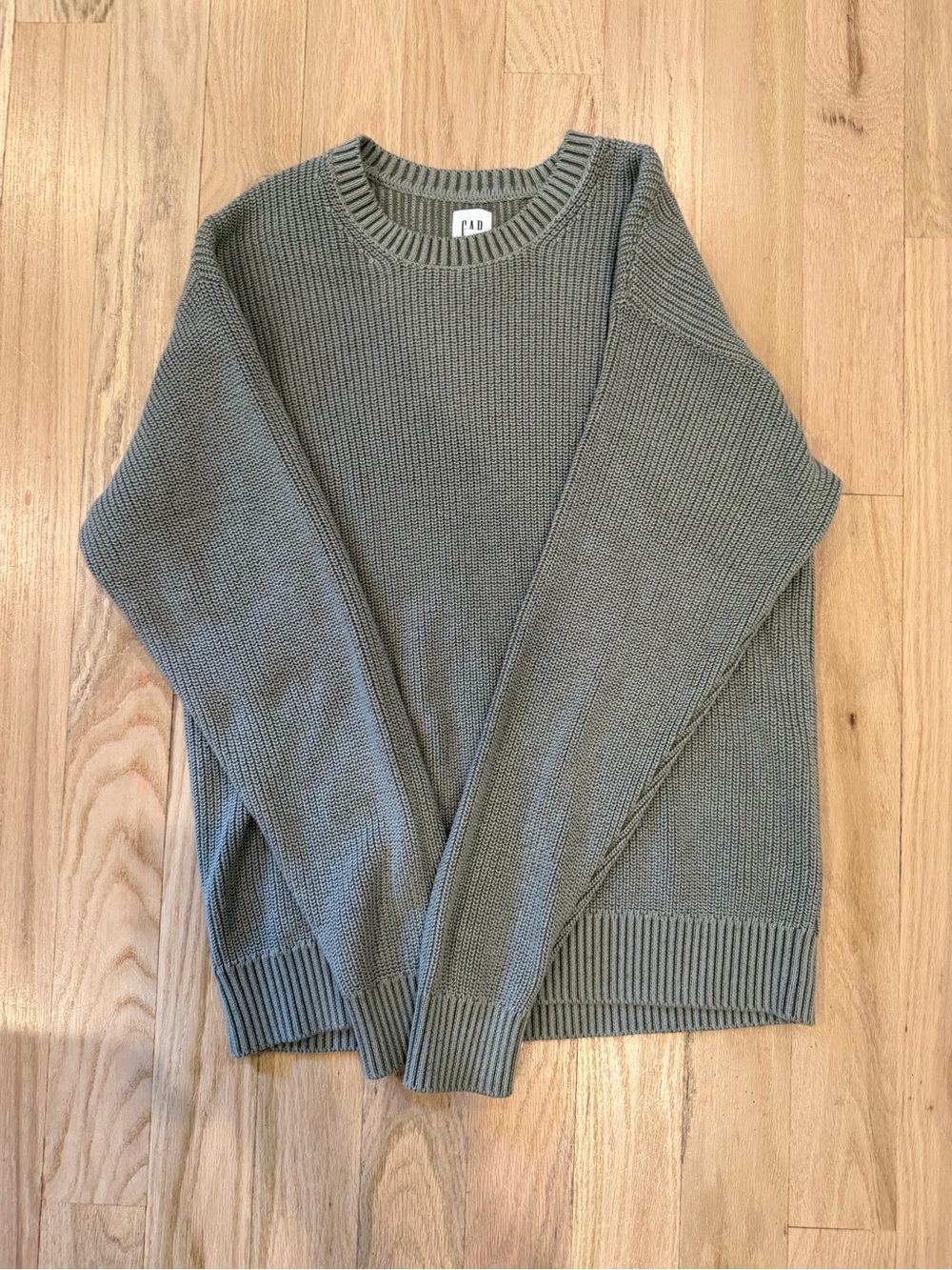 Gap Cable knit sweater size M
